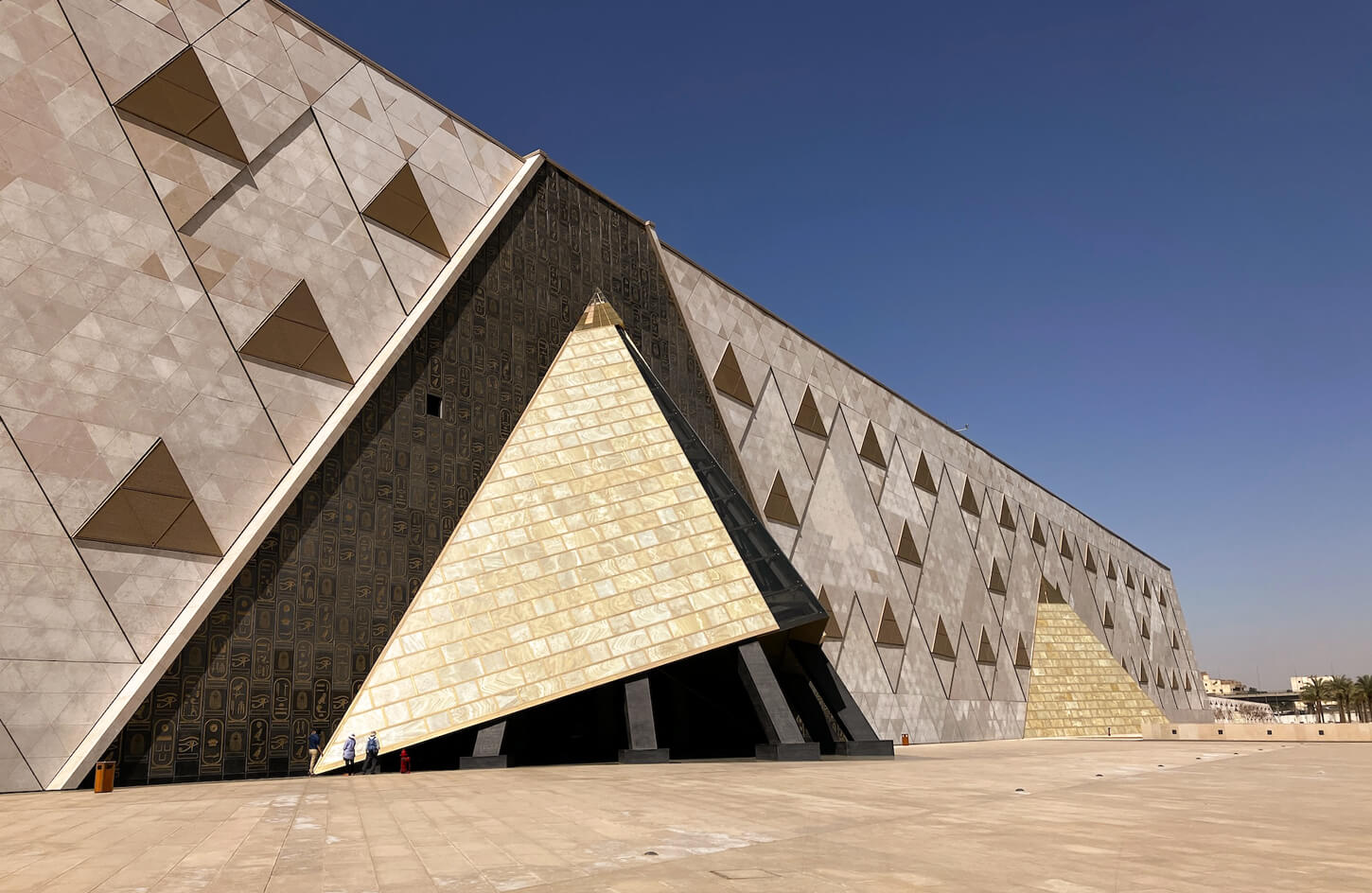 grand egyptian museum